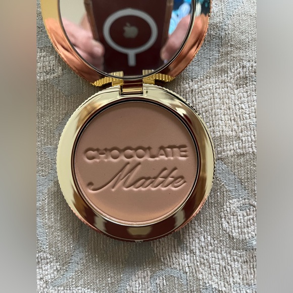 TWO FACED CHOCOLATE MATTE BRONZER - Picture 4 of 4